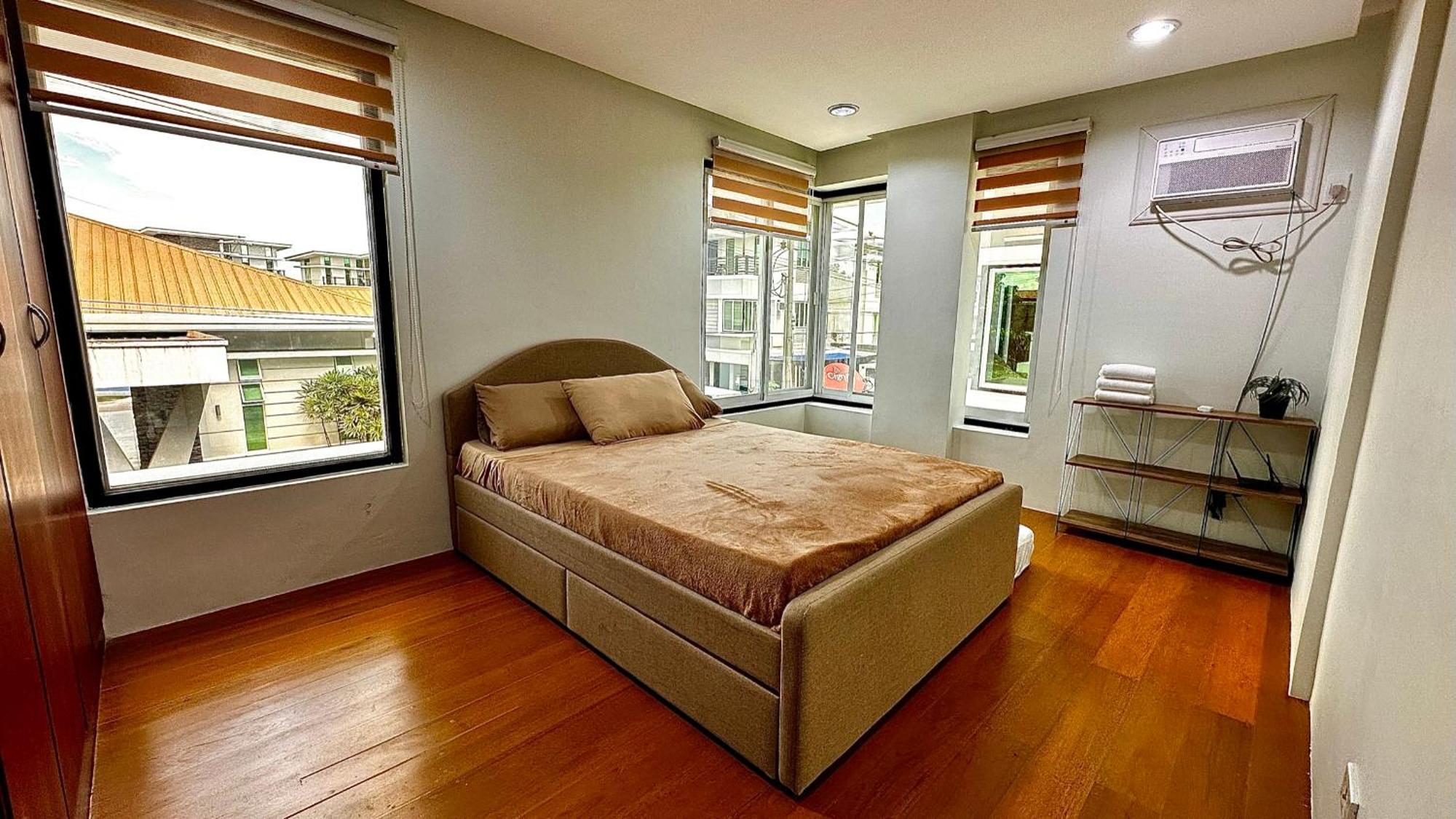 New Cozy 3 Bedroom House